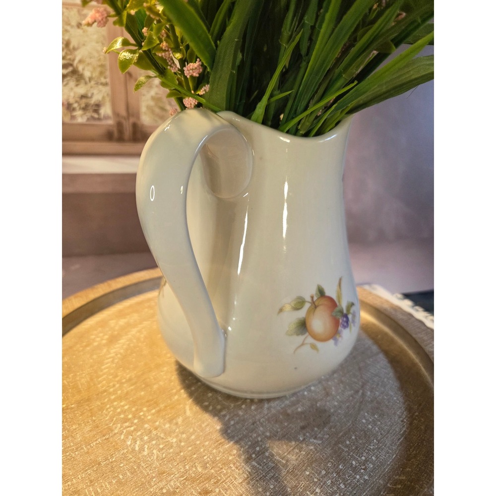 😎1980s‎ Botanical Fruit Ceramic Pitcher White Strawberry Grape Butterfly Vase - Picture 6 of 14